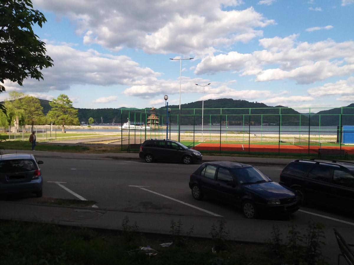 Apartament Belvedere Orşova Exteriör bild